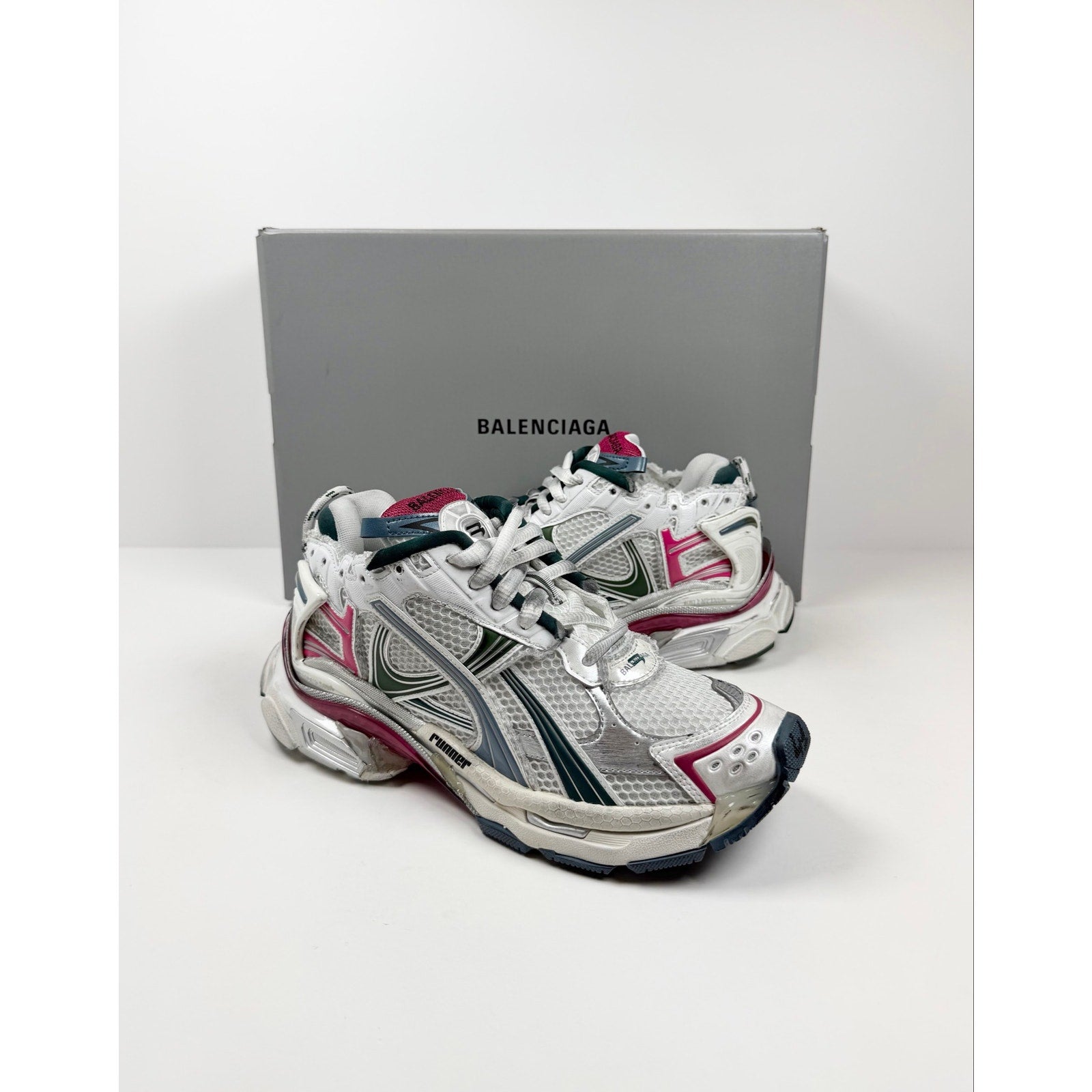 Size 41EU/8US - Balenciaga Runner Gradient NEW!