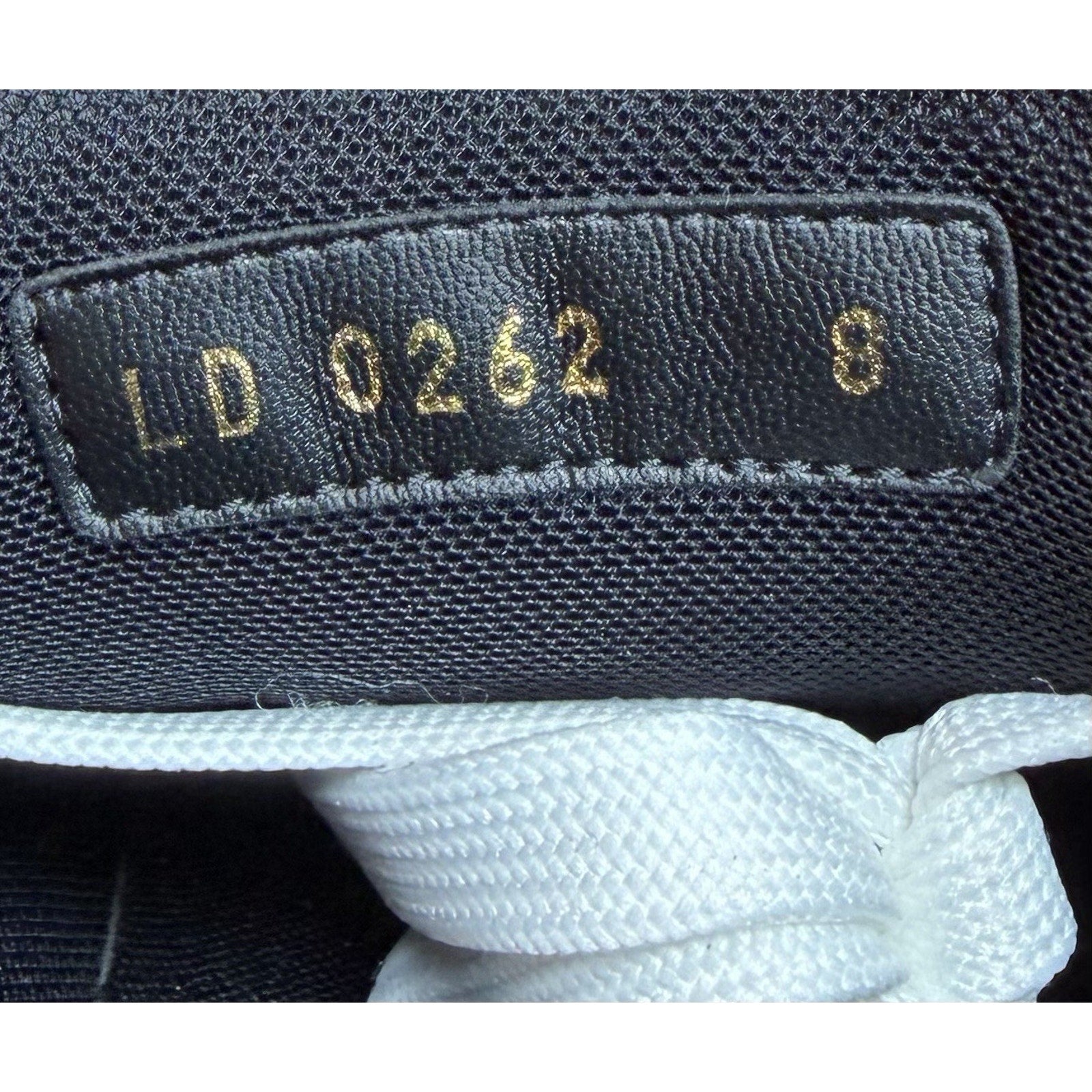 Size 8LV/9US - Louis Vuitton White Black Like New