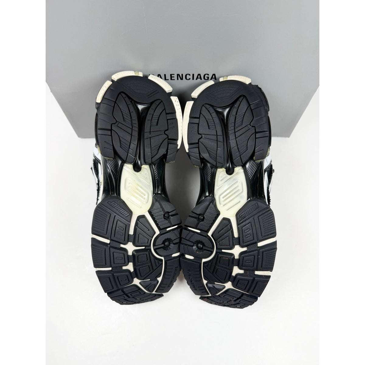 Size 43EU/10US - Balenciaga Runner Black White