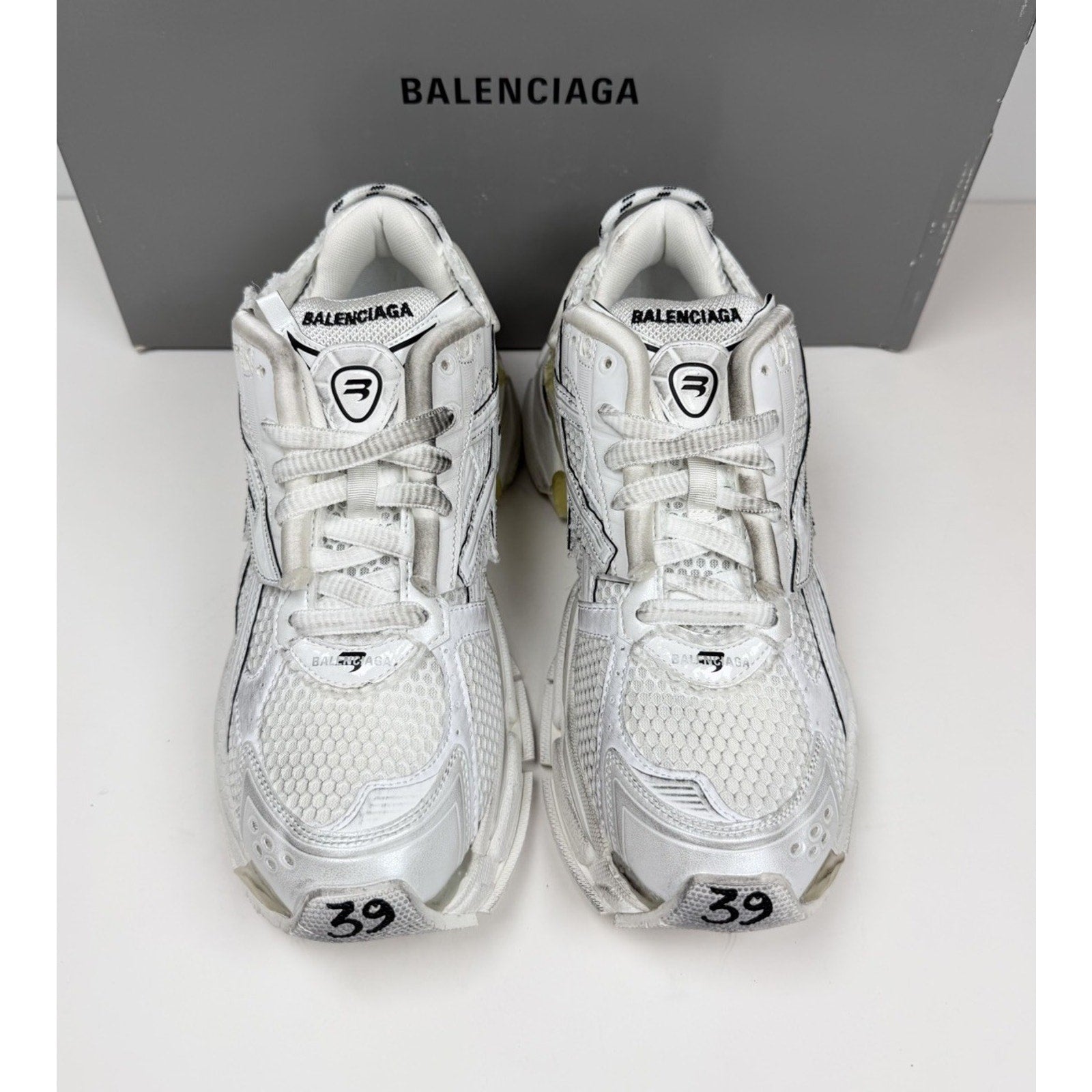 Size 39EU/6US - Balenciaga Runner White Distressed NEW