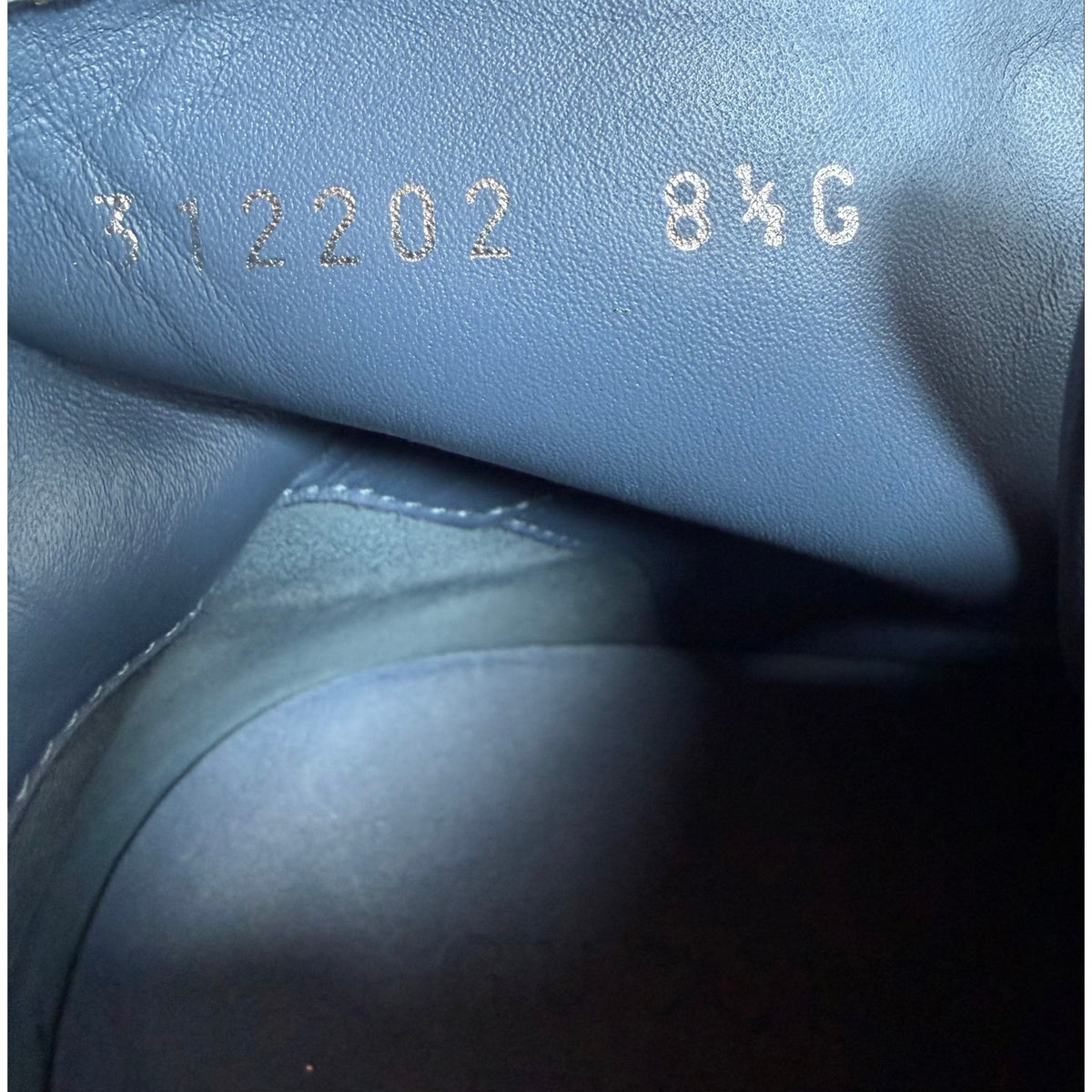 Size 9US - Gucci Monogram Stars High Top