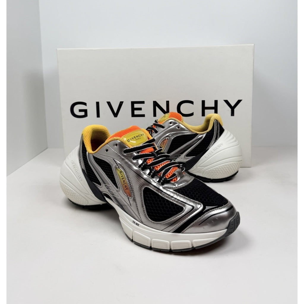 Size 39EU/6US - Givenchy TK-MX Runner