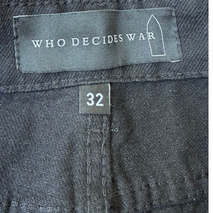Size 32 - Who Decides War Shorts