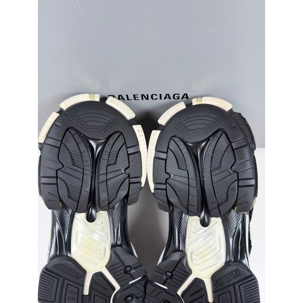 Size 43EU/10US - Balenciaga Runner Black White