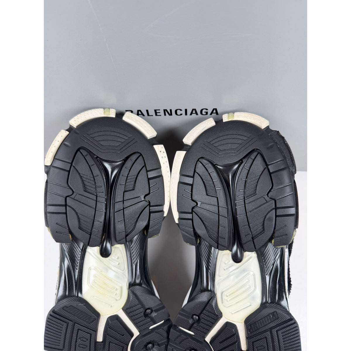 Size 43EU/10US - Balenciaga Runner Black White