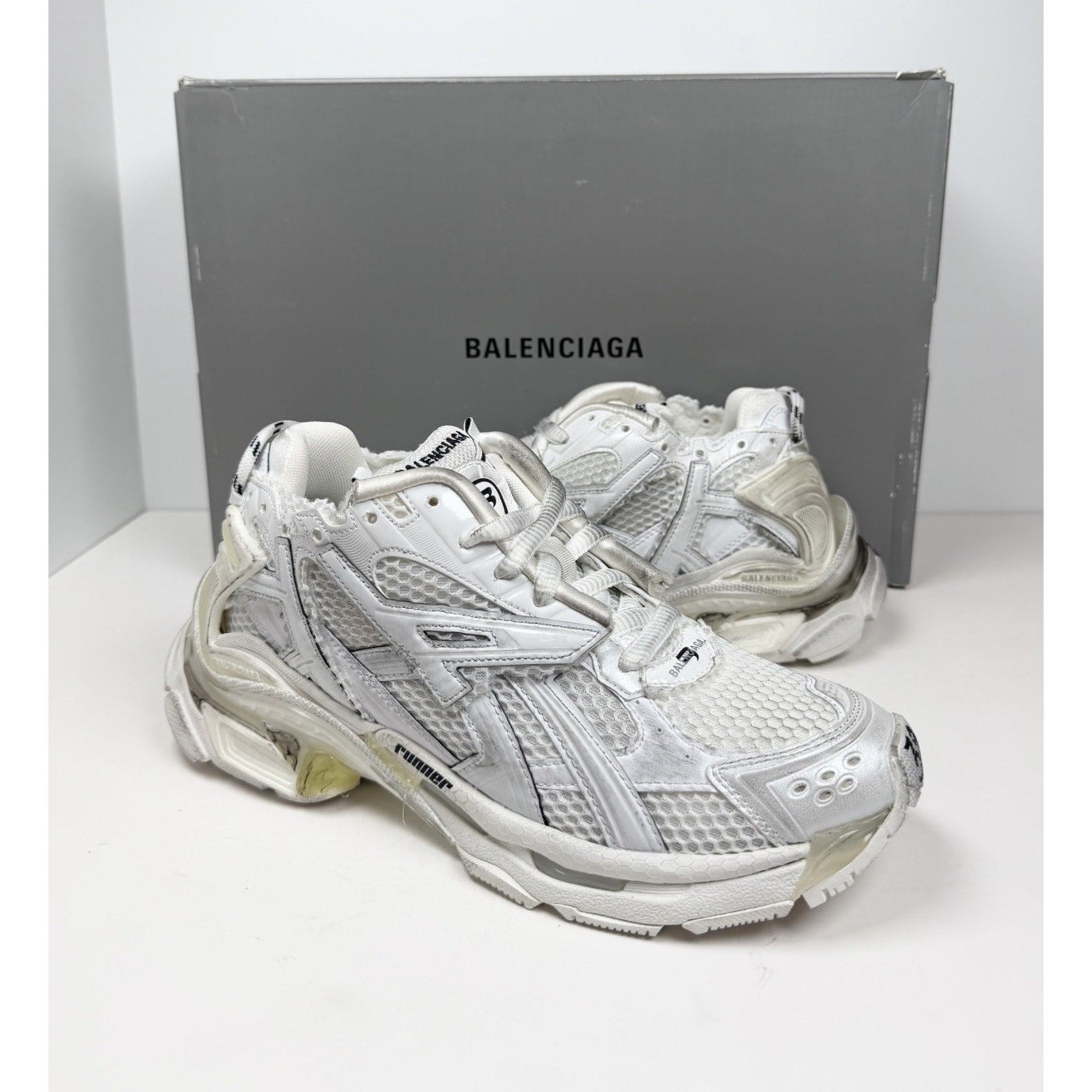Size 39EU/6US - Balenciaga Runner White Distressed NEW