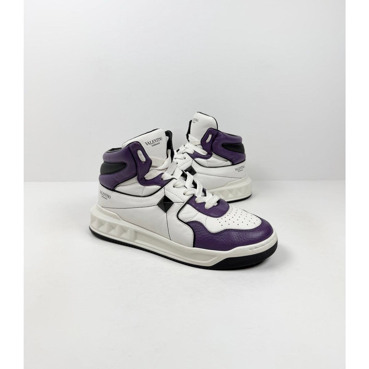 Size 41EU/8US - Valentino Garavani One Stud Mid Top