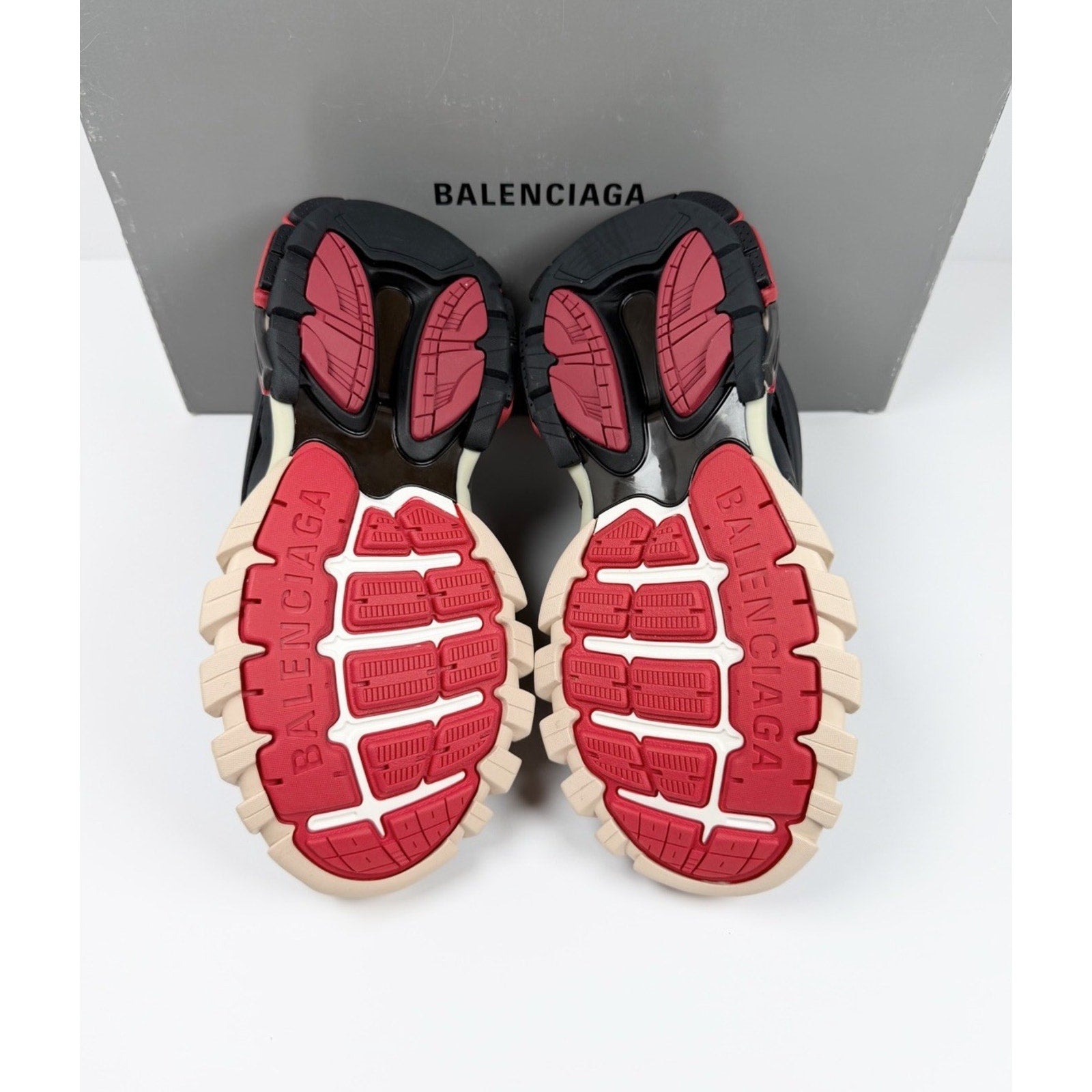 Size 40EU/7US - Balenciaga Track Black Red NEW
