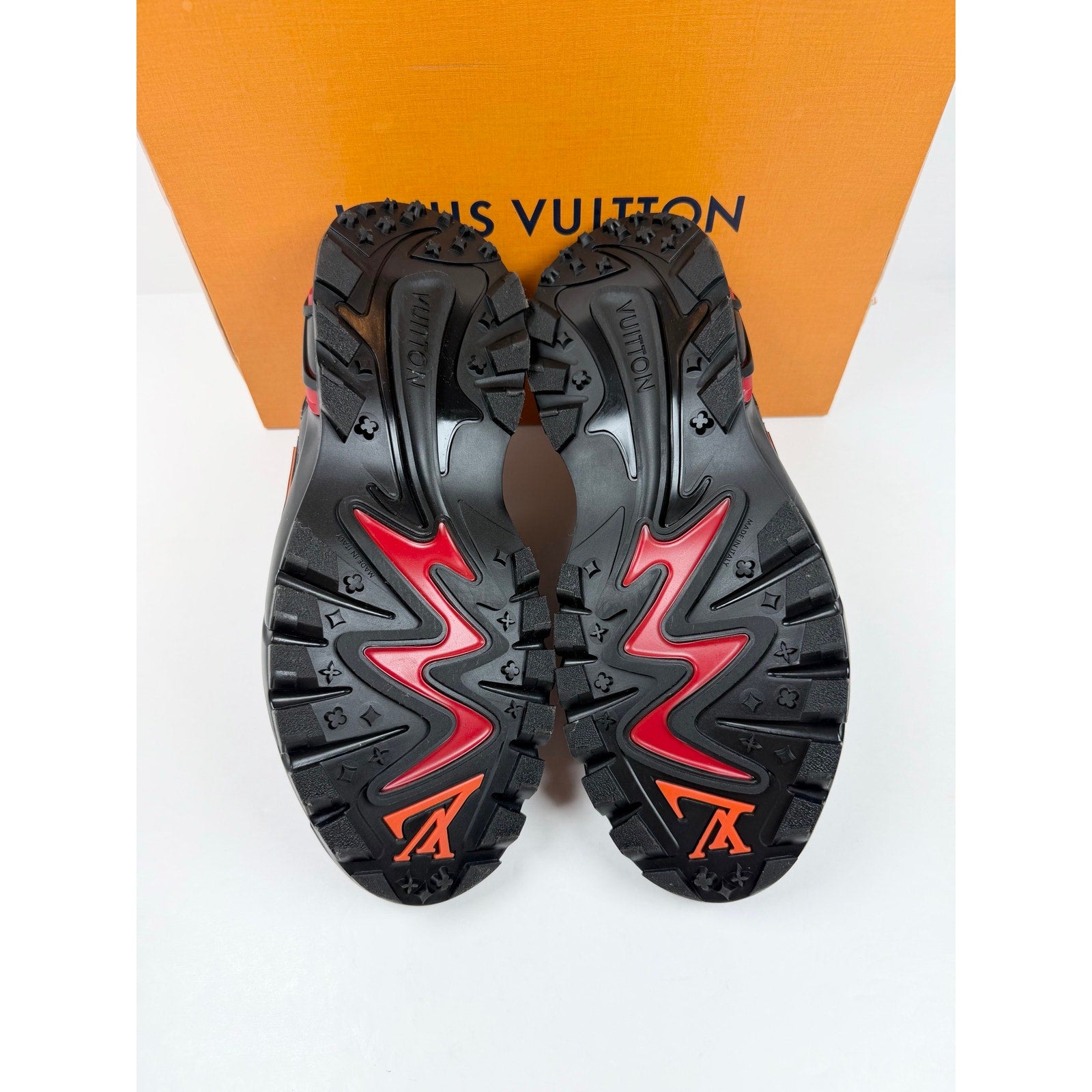 Size 8.5UK/9.5US - Louis Vuitton Tatic Runner Like New!