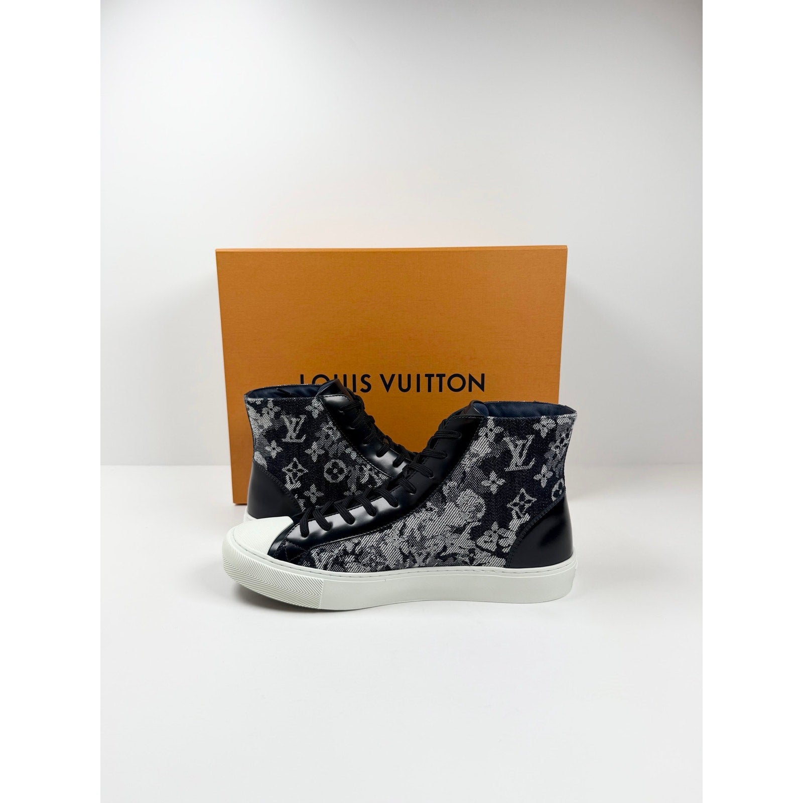 Size 7LV/8US - Louis Vuitton Tattoo Denim High Top NEW