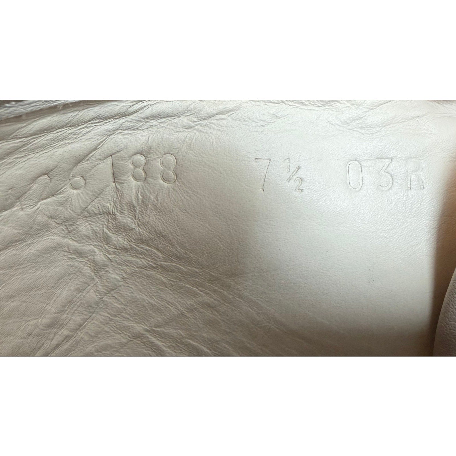 Size 8US - Gucci High Top Beige Canvas