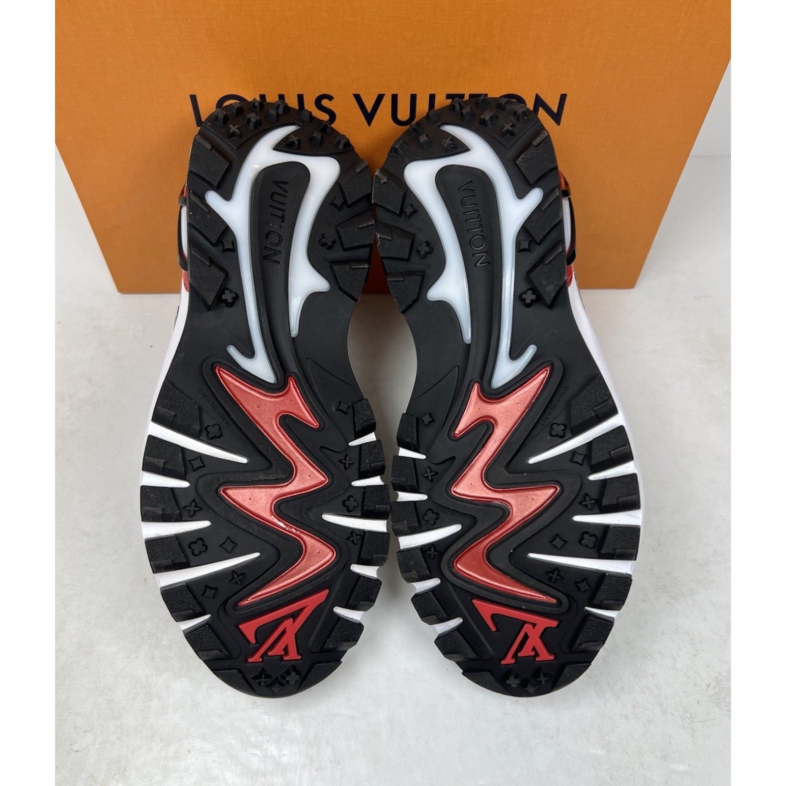 Size 6LV/7US - Louis Vuitton Runner Tatic Silver/Red