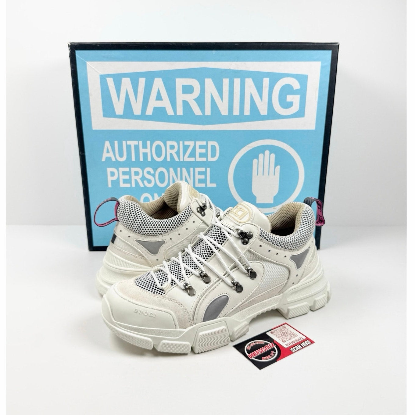 Size 10.5US - Gucci Flashtrek White Sneakers