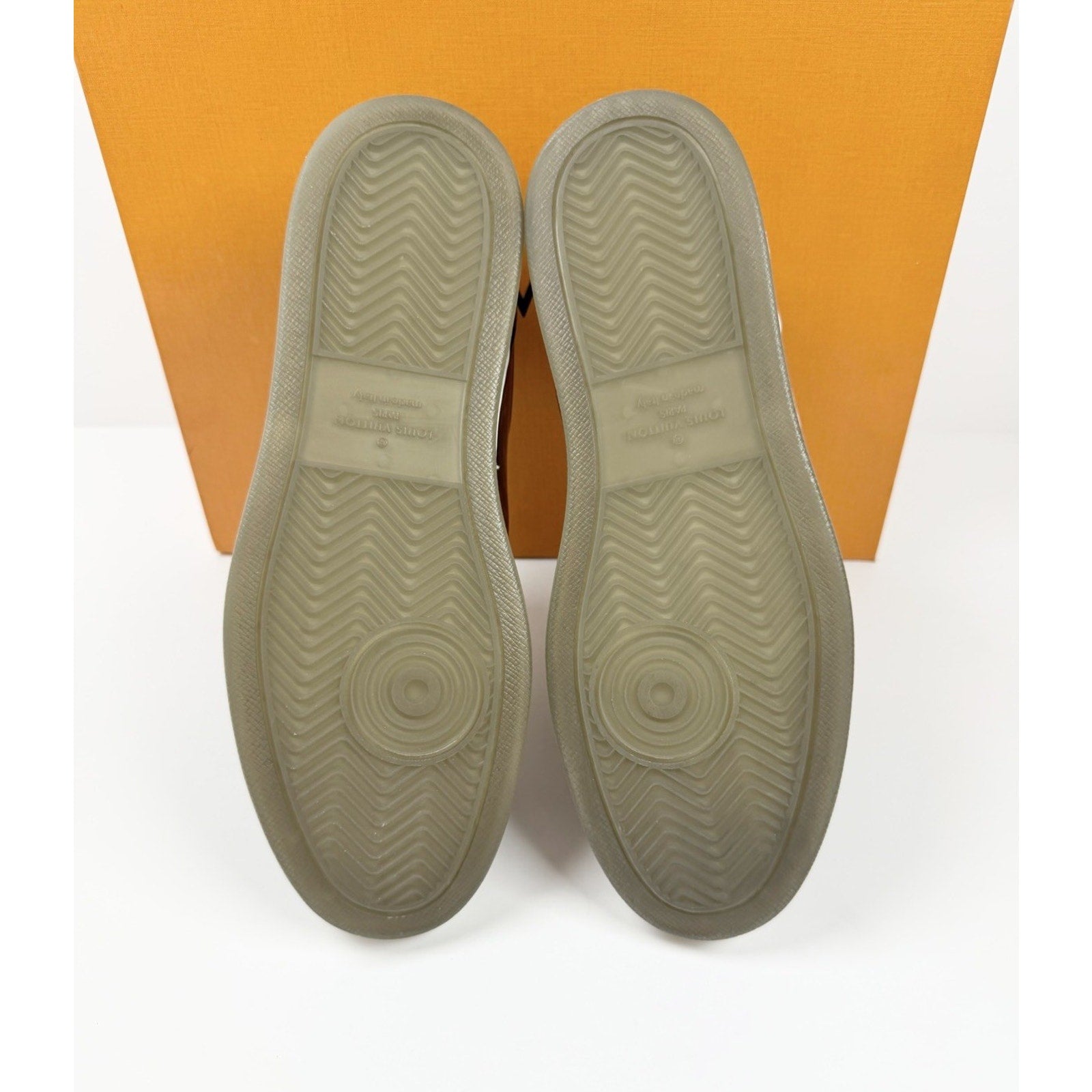 Size 7UK/8US - Louis Vuitton Rivoli Sneaker Low Like New