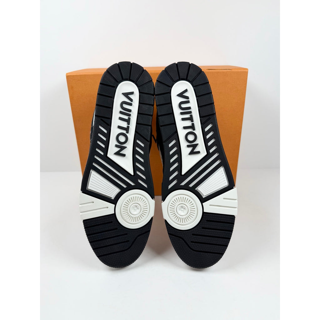 Size 10.5UK/12US - Louis Vuitton Black White Trainer NEW