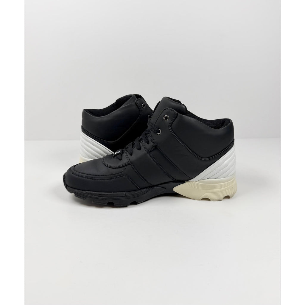Size 42EU/9US - Chanel Black White High Top