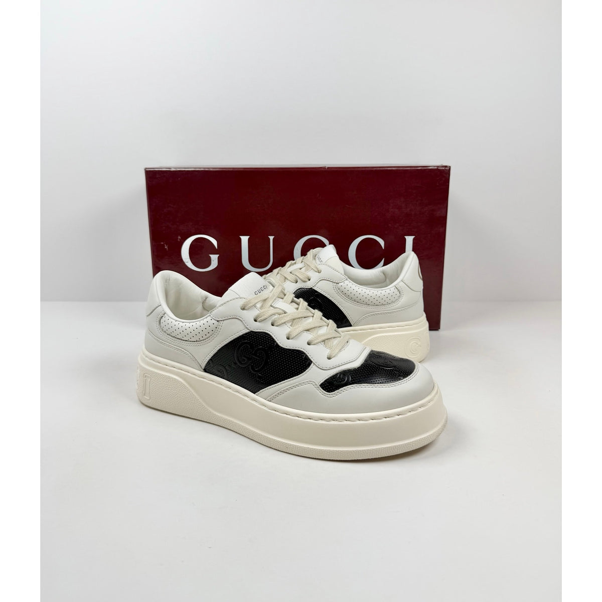 Size 8US - Gucci Embossed Leather Low Top
