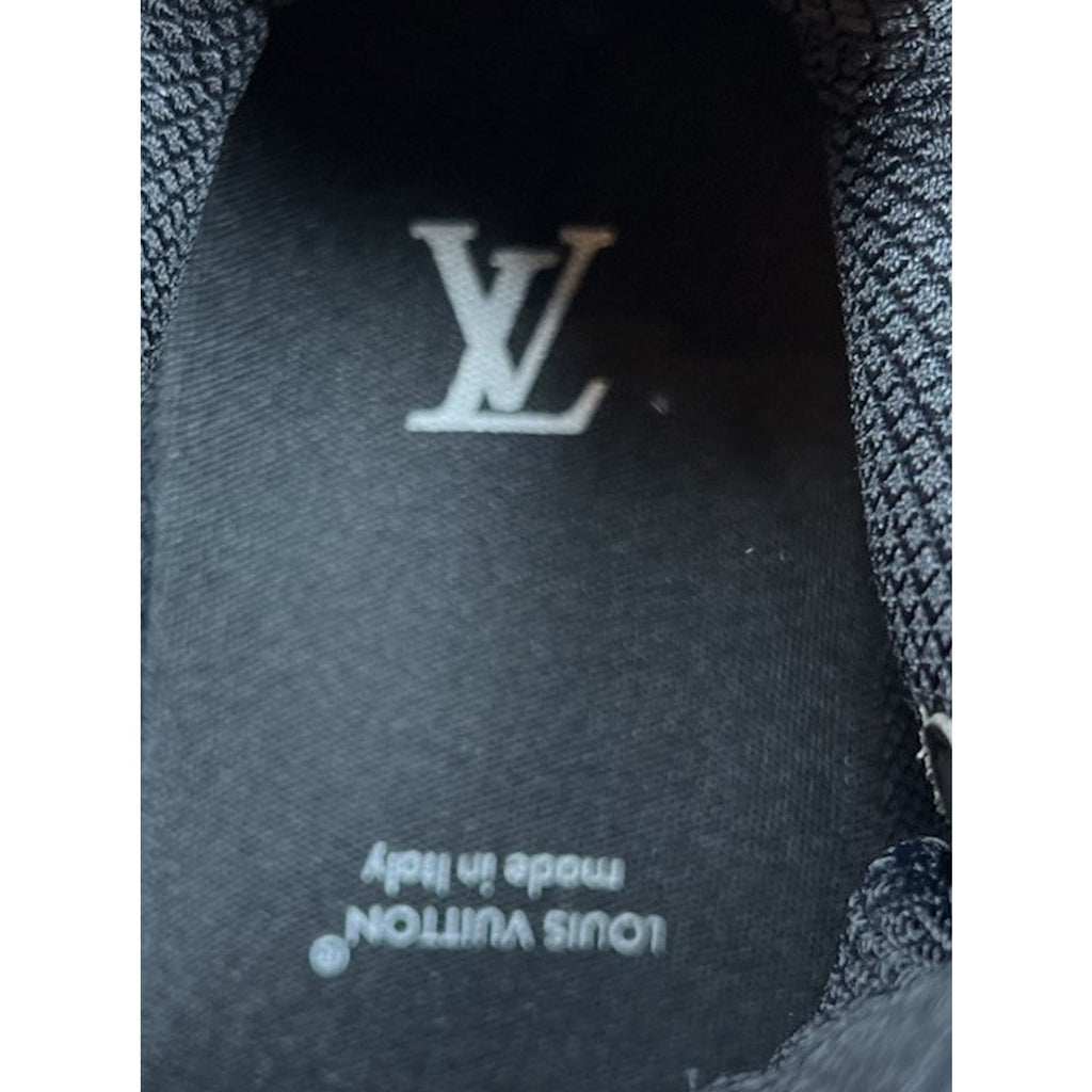 Size 6LV/7US - Louis Vuitton Runner Tatic Silver/Red