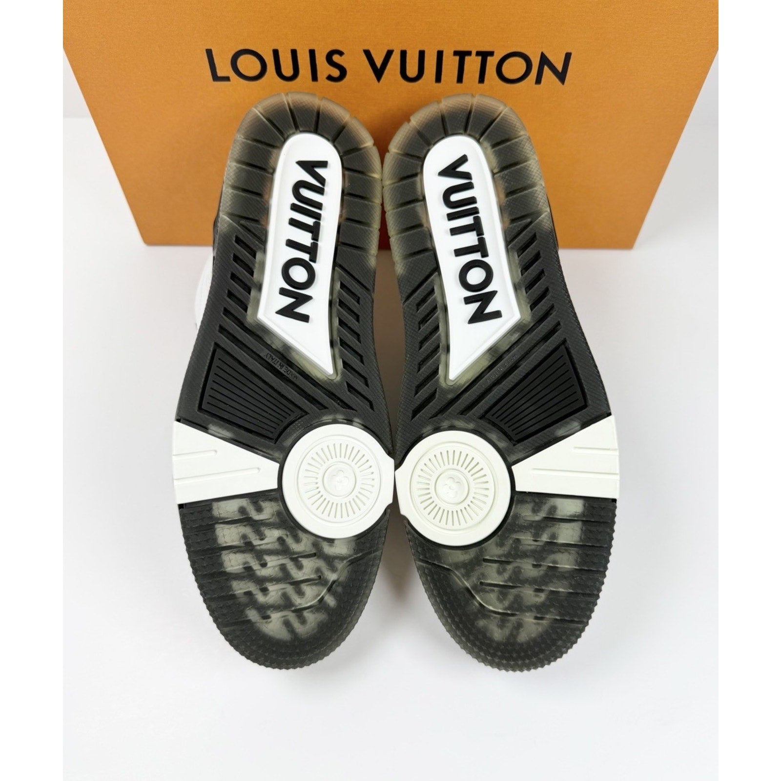 Size 7UK/8US - Louis Vuitton White Black Trainer NEW