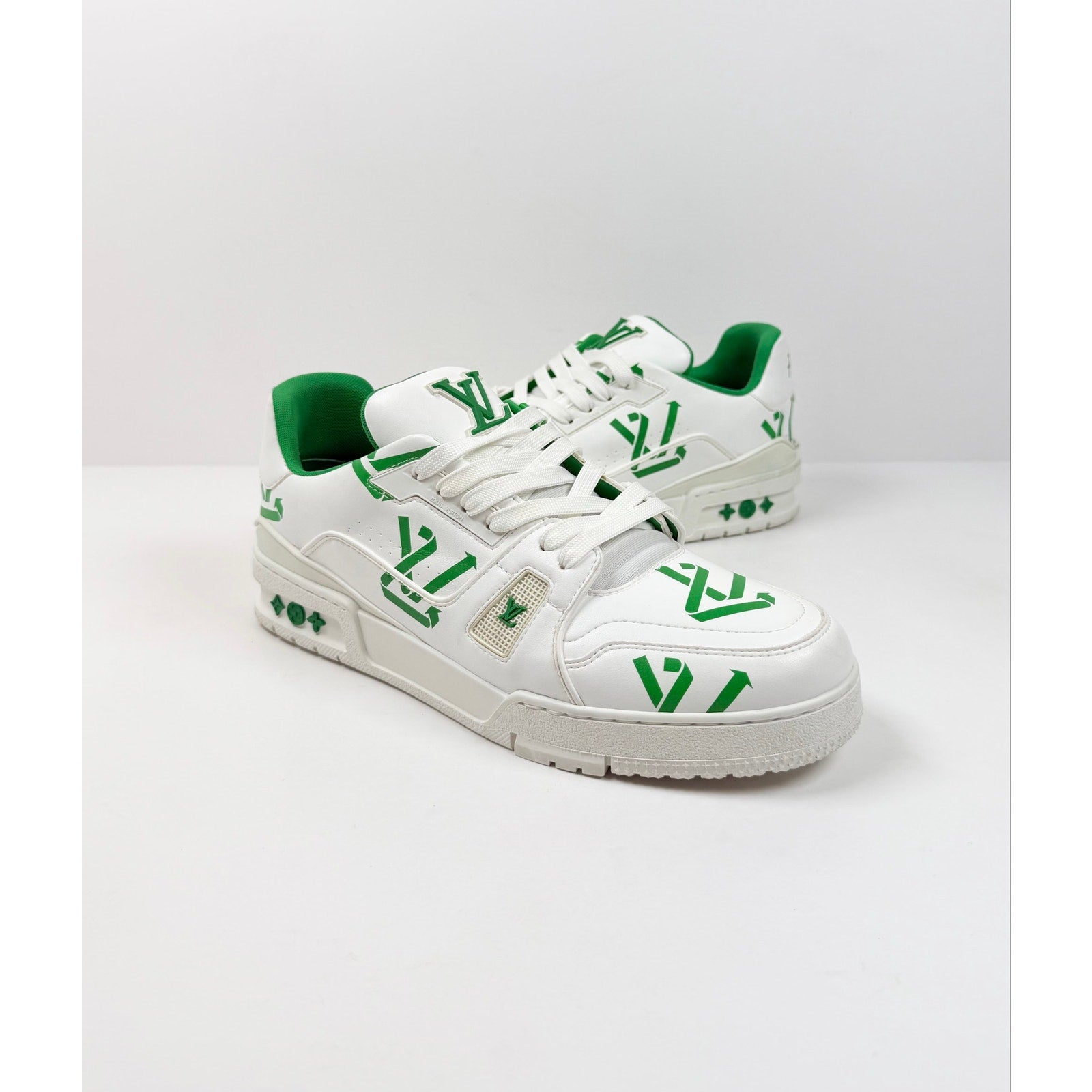 Size 7LV/8US - Louis Vuitton Trainer White Green