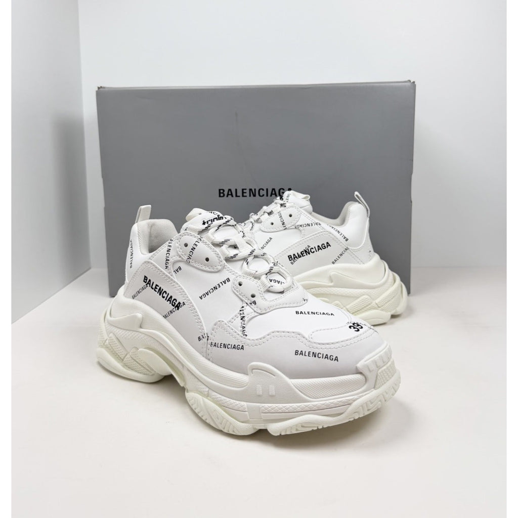 Size 39EU/6US - Balenciaga Triple S Allover Logo Sneakers🤍 New/Retail $1.2K!