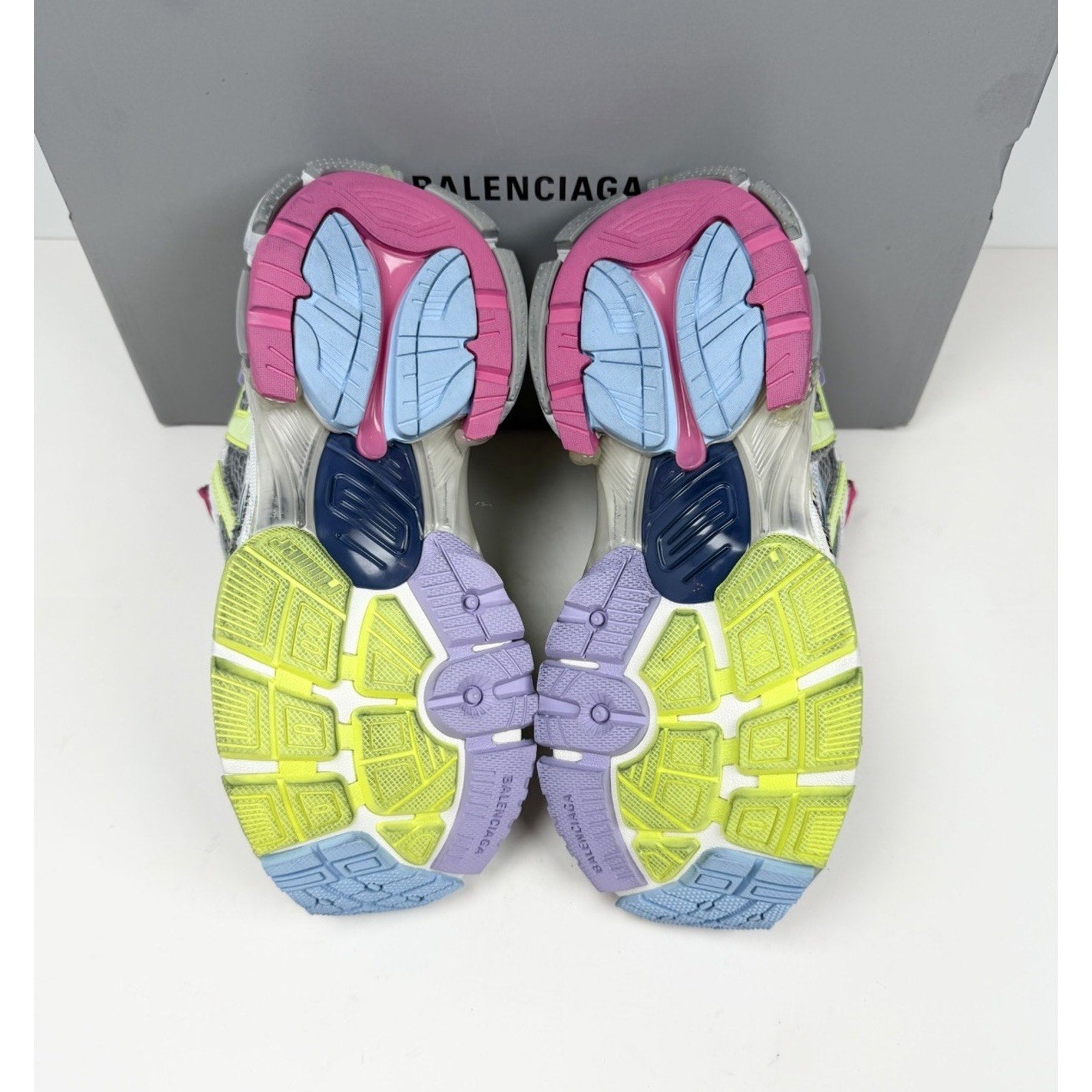 Size 35EU/5W- Balenciaga Runner Multicolor NEW