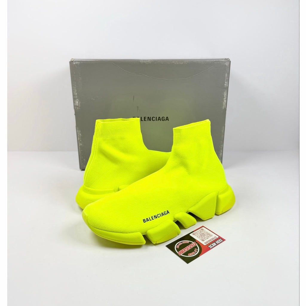 Size 43EU/10US - Balenciaga neon speed NEW!