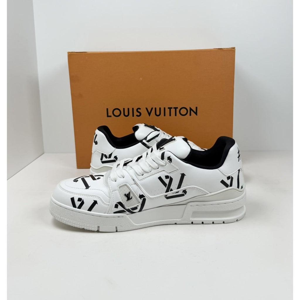 Size 8LV/9US - Louis Vuitton White Black Like New