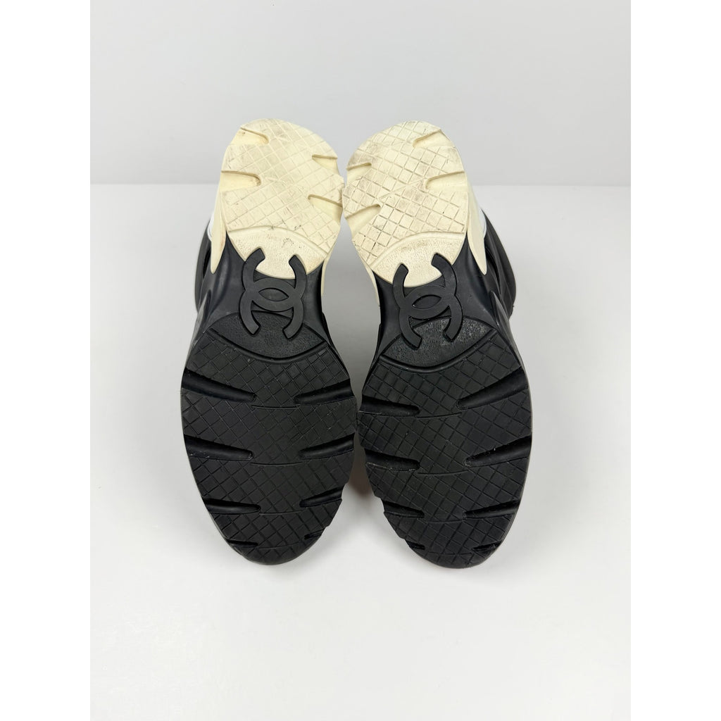 Size 42EU/9US - Chanel Black White High Top