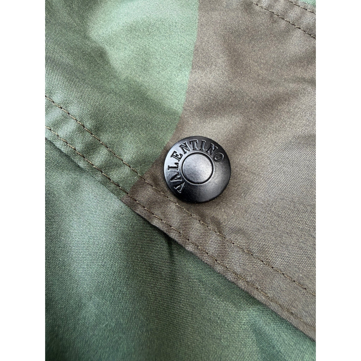 Size 2XL - Valentino Garavani Camo Nylon Jacket