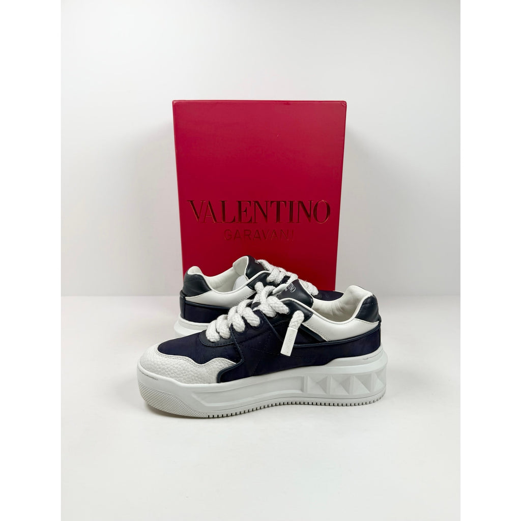 Size 40EU/7US - Valentino Garavani One Stud Sneakers