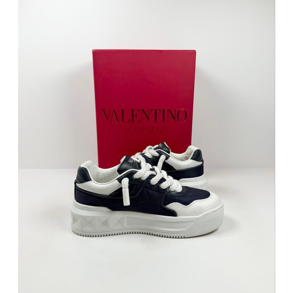 Size 40EU/7US - Valentino Garavani One Stud Sneakers