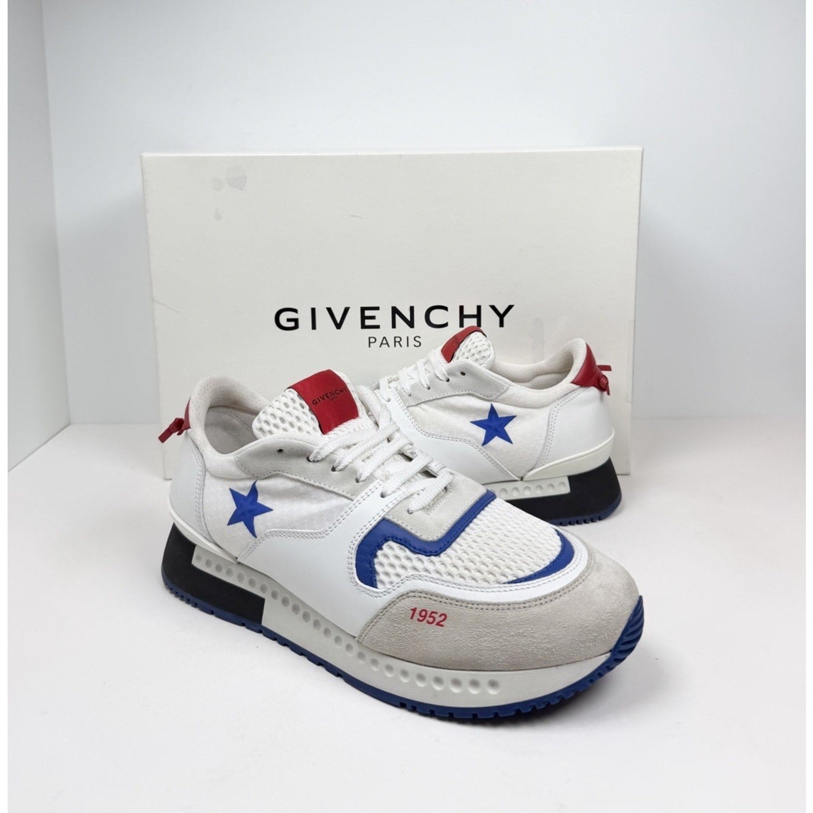 Size 39EU/6US - Givenchy Active Runners 1952