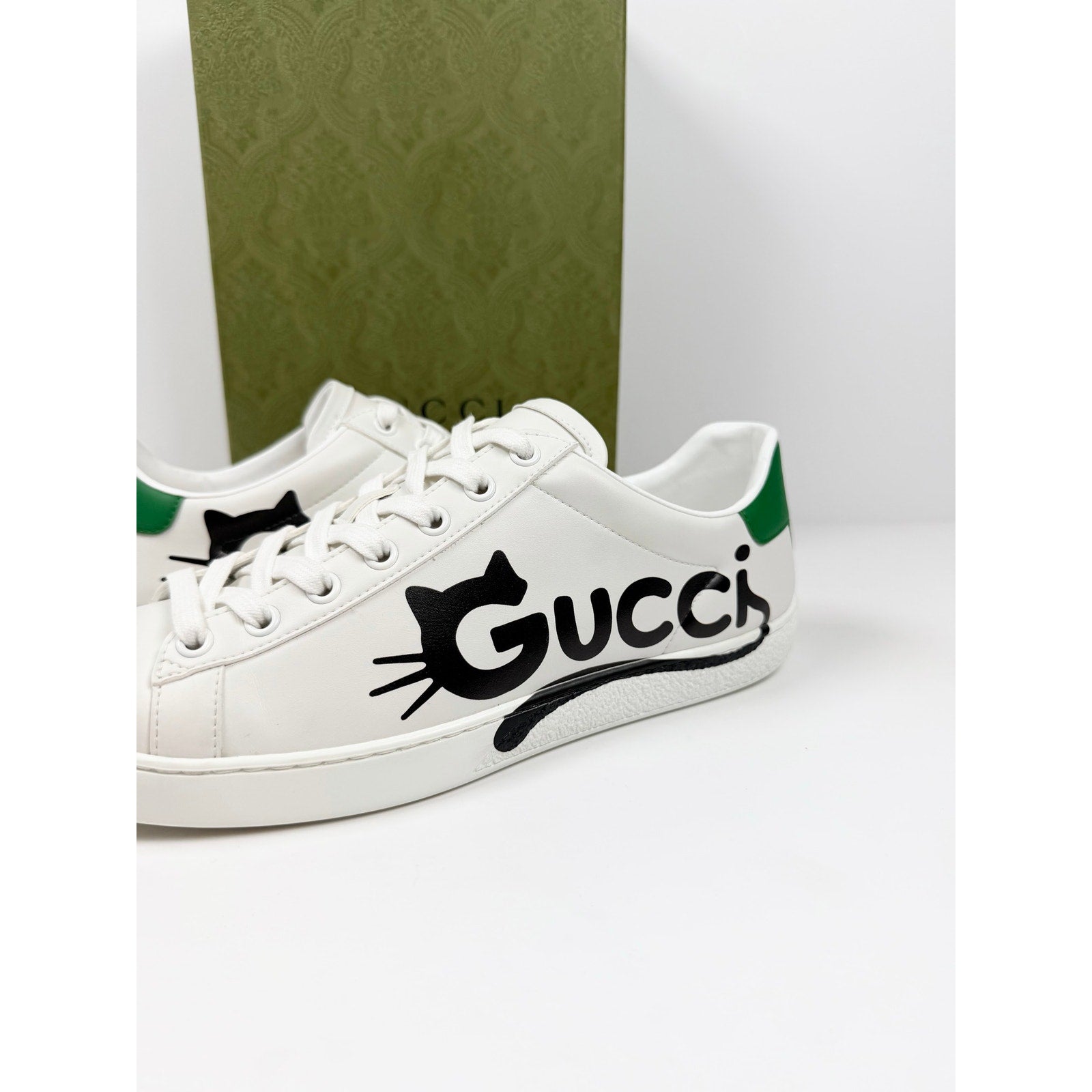 Size 9.5 - Gucci Ace Women’s Kitten Logo WORN 1X!