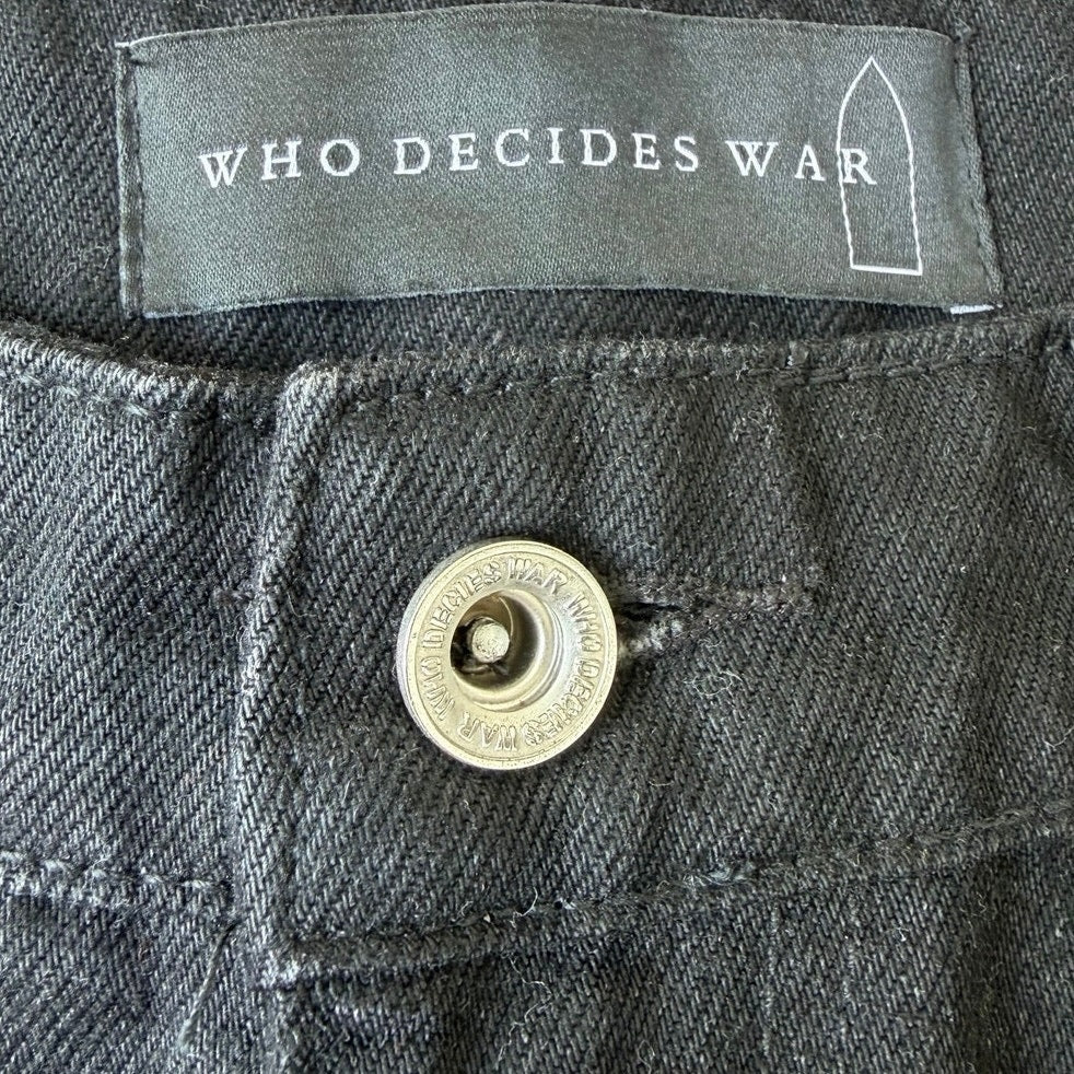 Size 32 - Who Decides War Shorts