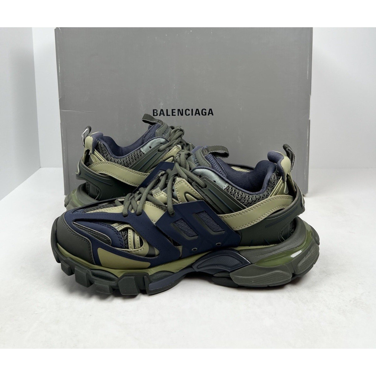 Size 40EU/7US - Balenciaga Track Green/Navy/Yellow NEW