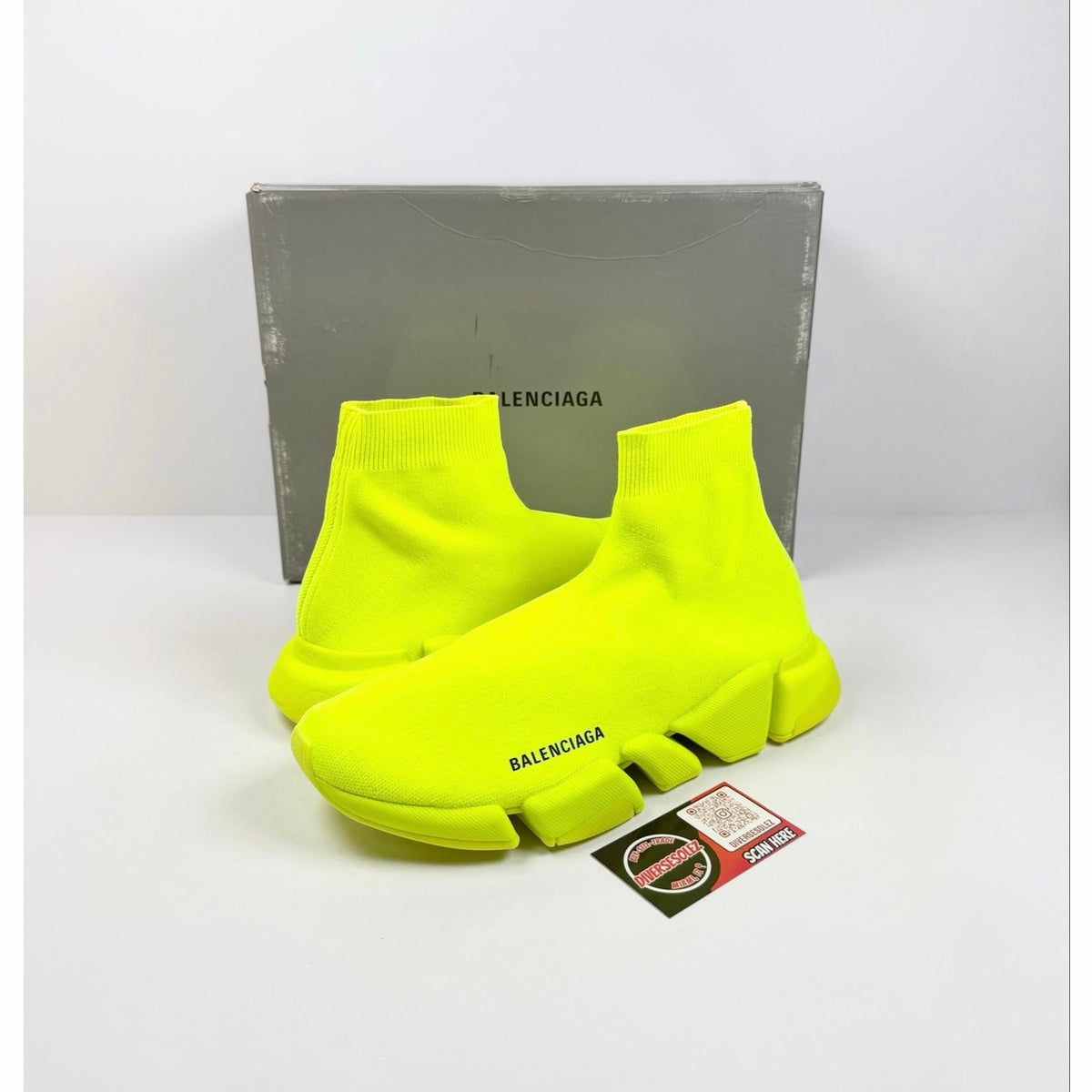 Size 44EU/11US - Balenciaga speed neon trainer NEW!