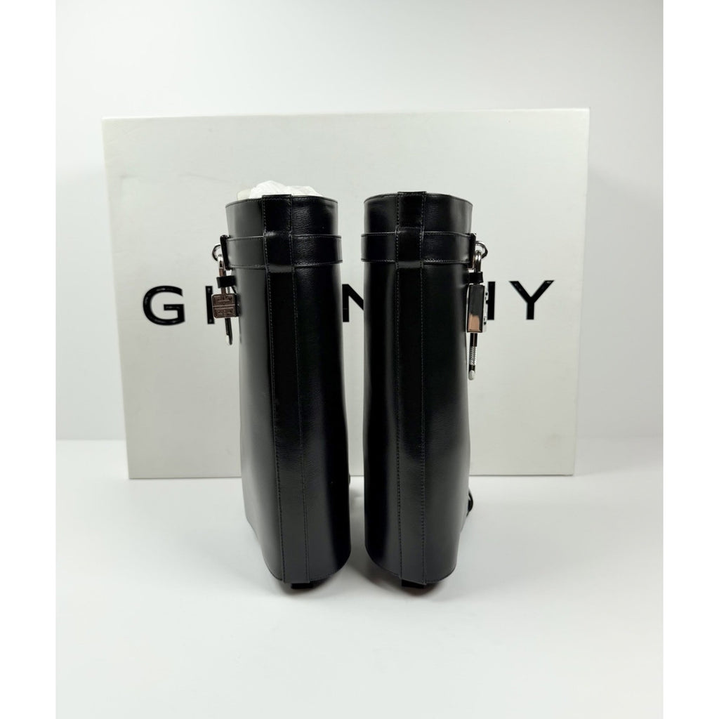 Size 37EU/7 - Givenchy Shark Lock Ankle Boots Leather