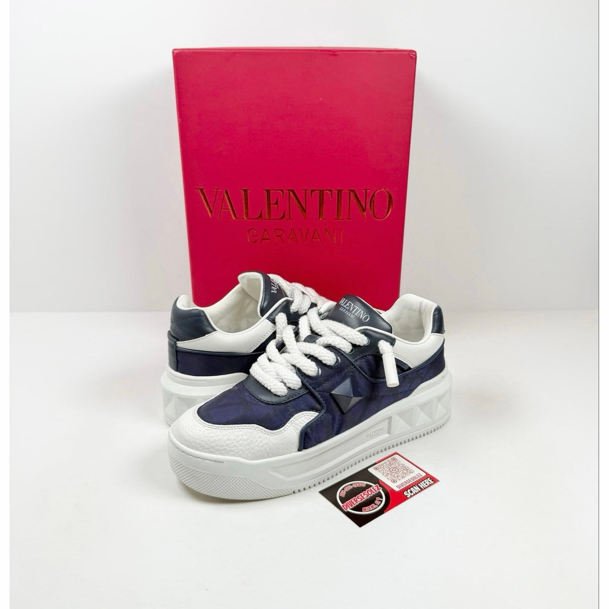 Size 40EU/7US - Valentino Garavani One Stud Sneakers