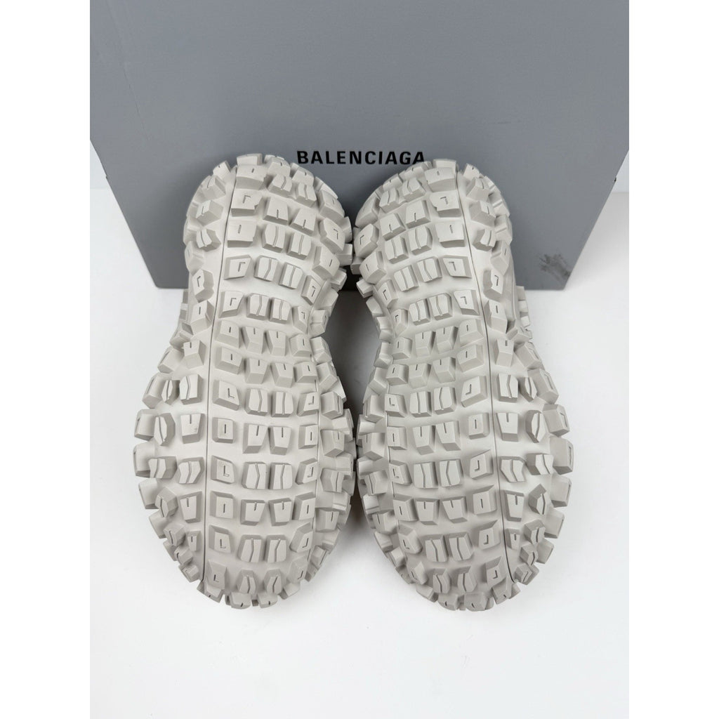 Size 8 Women's - Balenciaga Defender Beige Clogs NEW