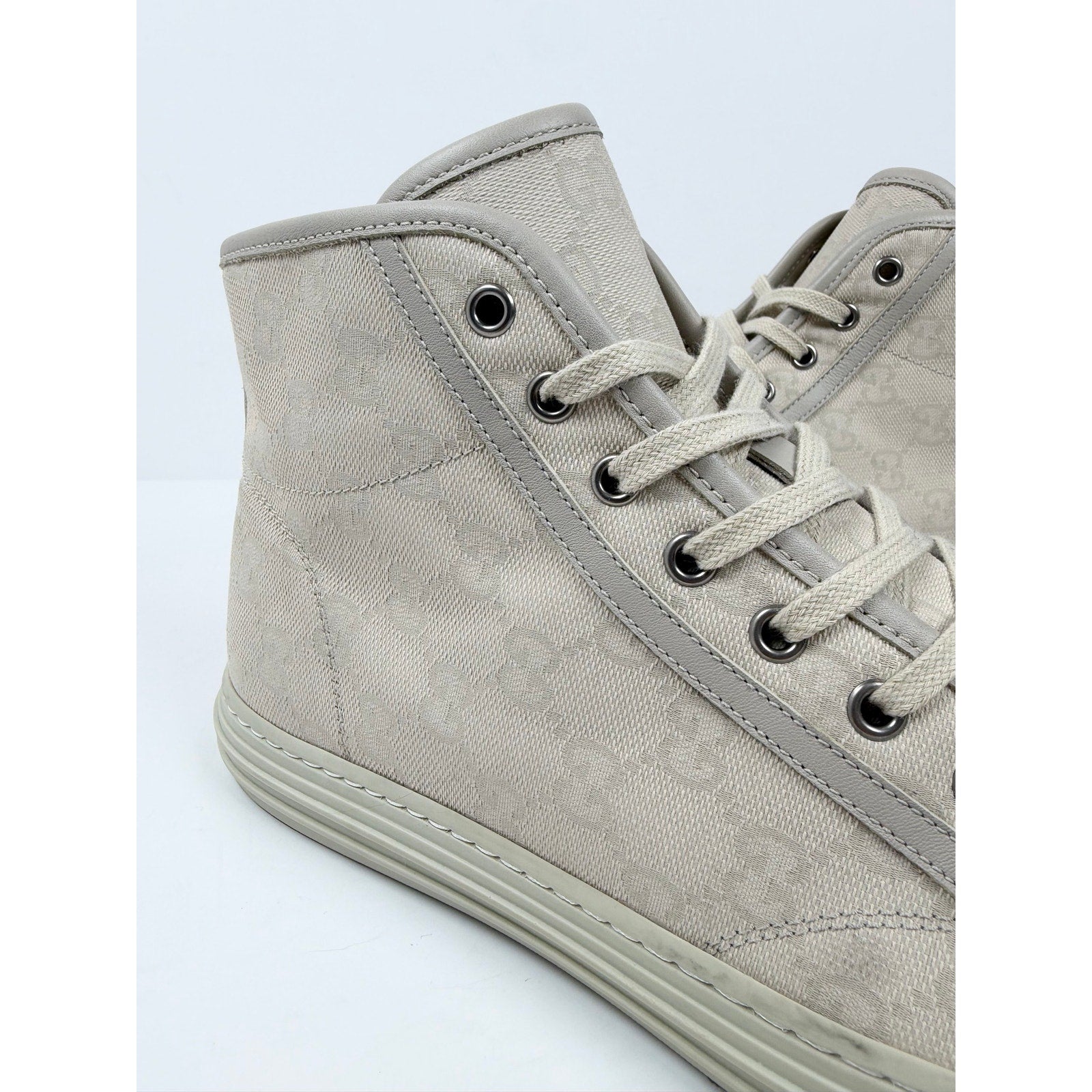 Size 8US - Gucci High Top Beige Canvas