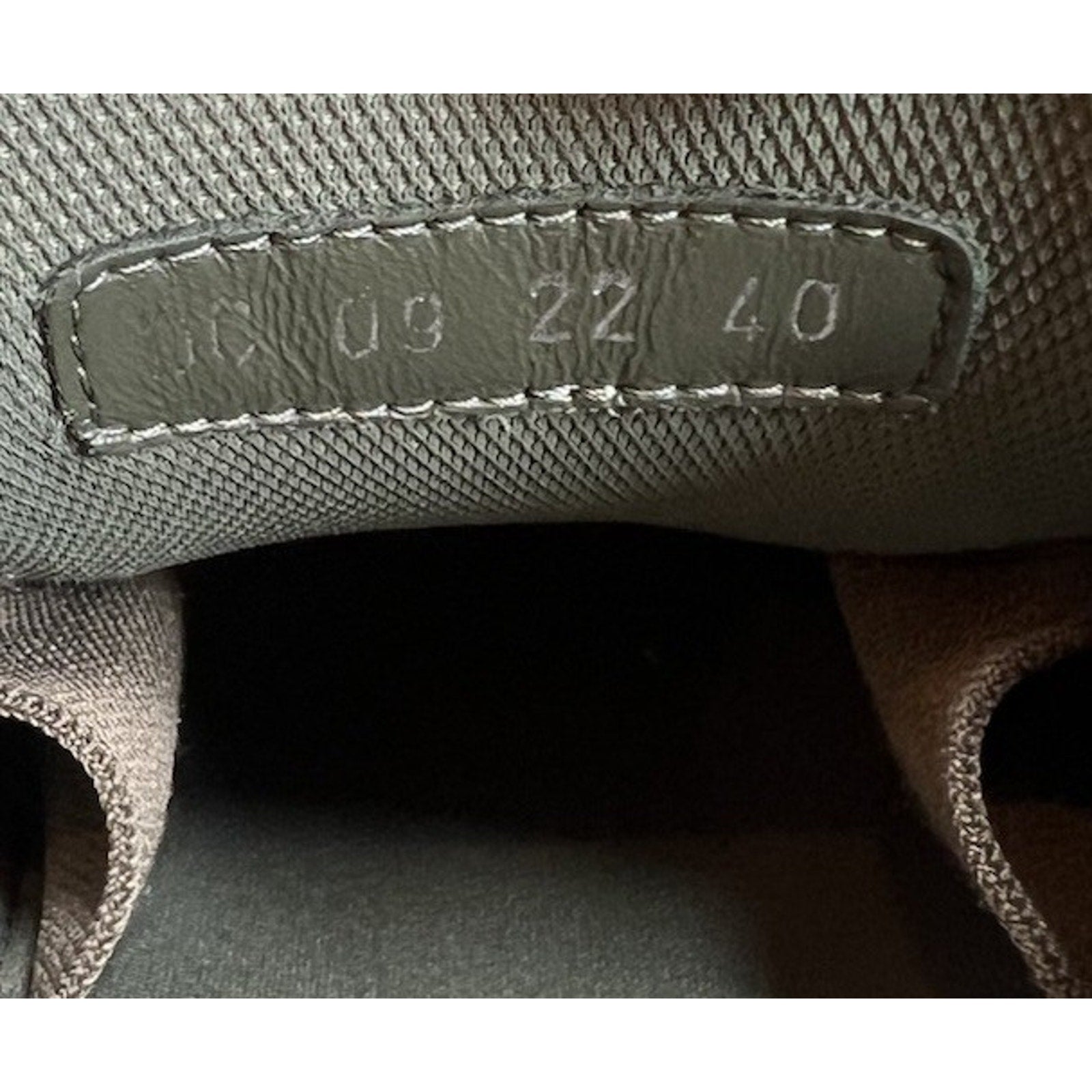Size 40EU/7US - Dior B30 Reflective Olive