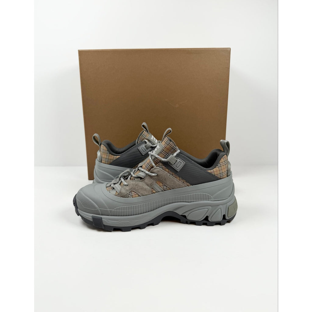 Size 42EU/9US - Burberry Arthur Grey Check Sneakers