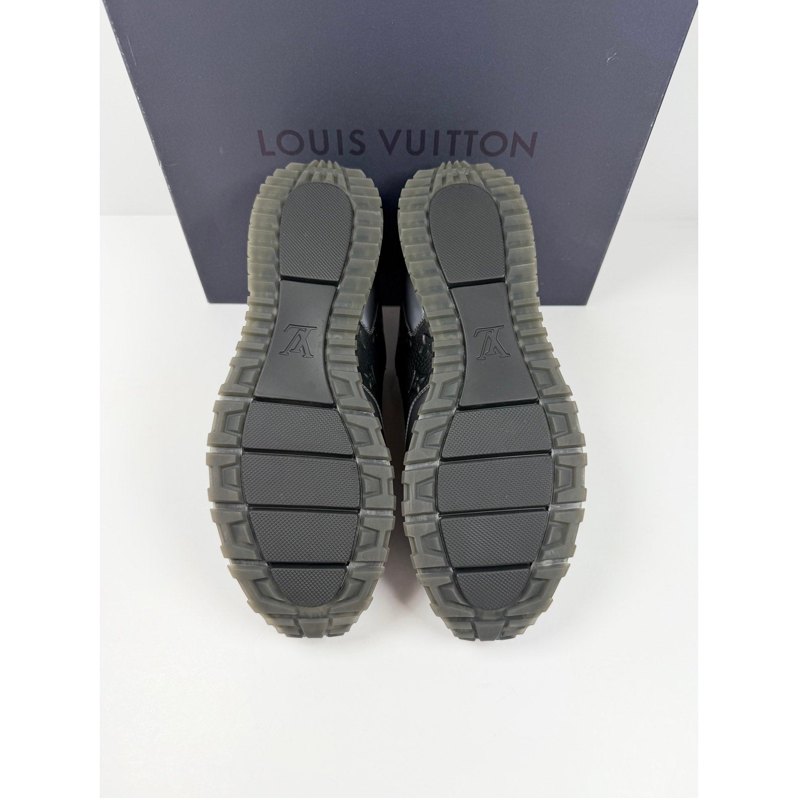 Size 10LV/11US - Louis Vuitton Runaway Black Sneakers NEW