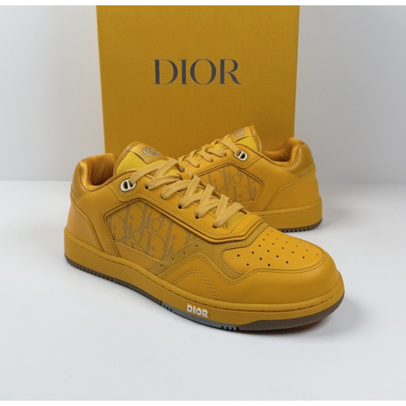 Size 42EU/9US - Dior B27 World Tour Yellow NEW/RETAIL $1.4K