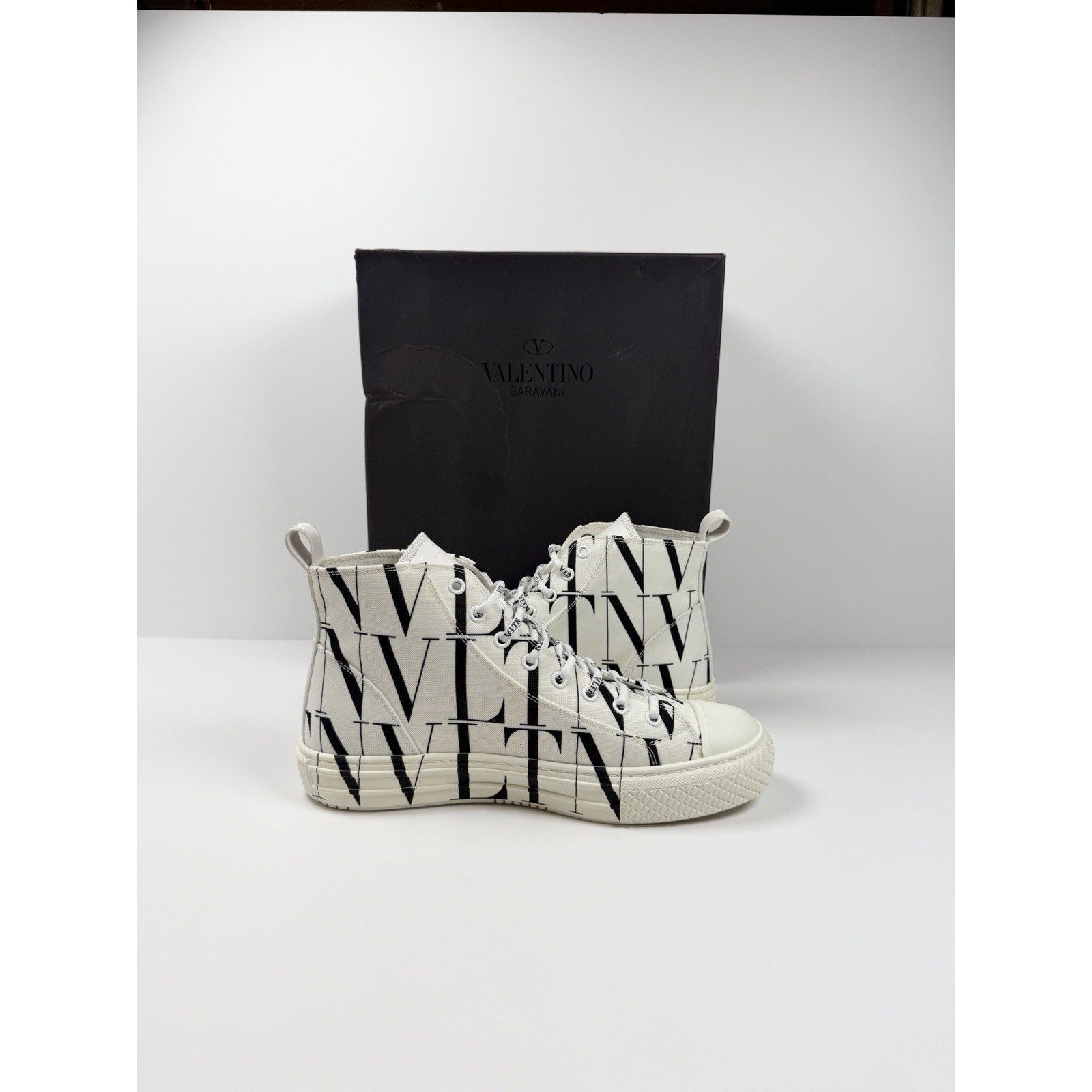 Size 40EU/7US - Valentino VLTN High Top White Sneakers