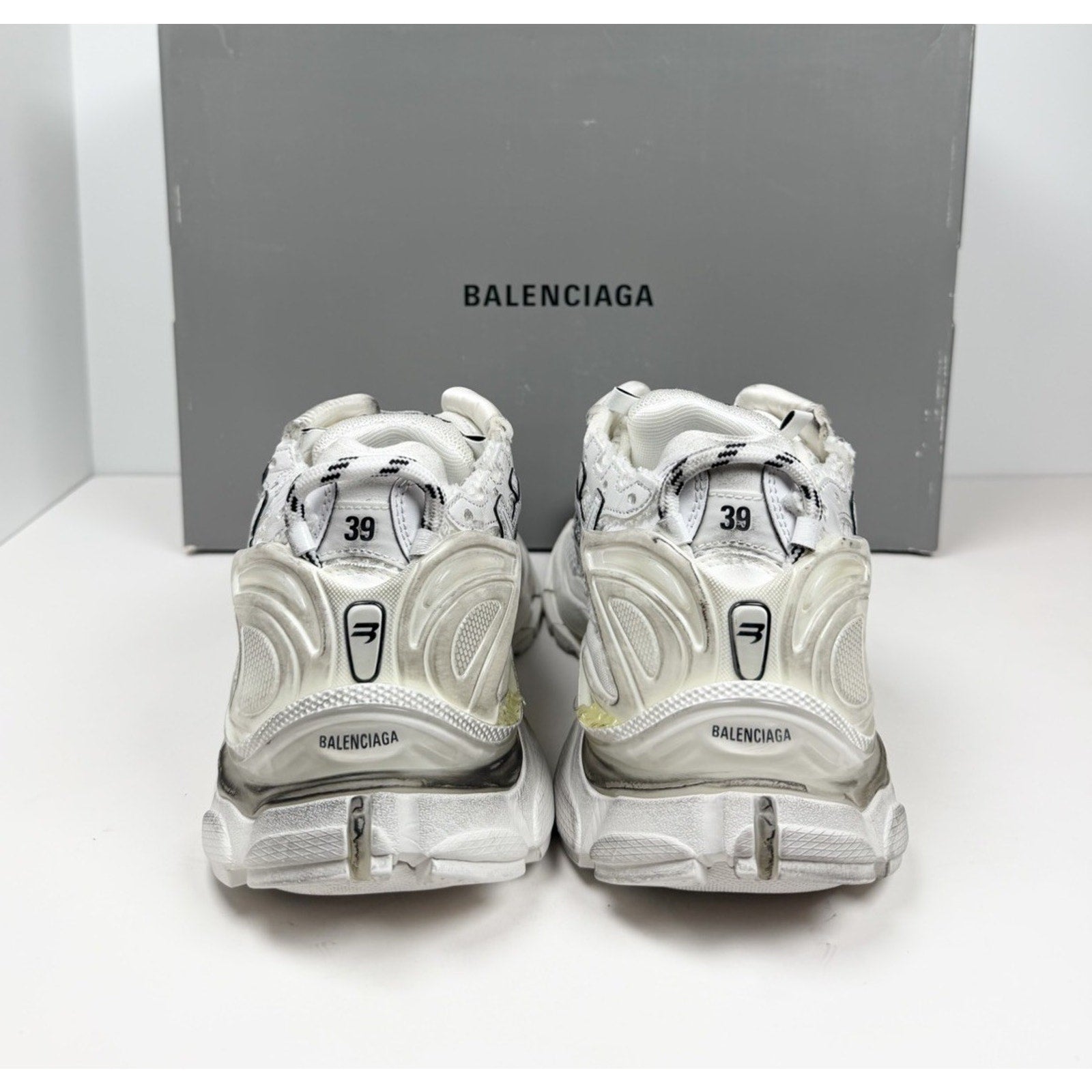 Size 39EU/6US - Balenciaga Runner White Distressed NEW
