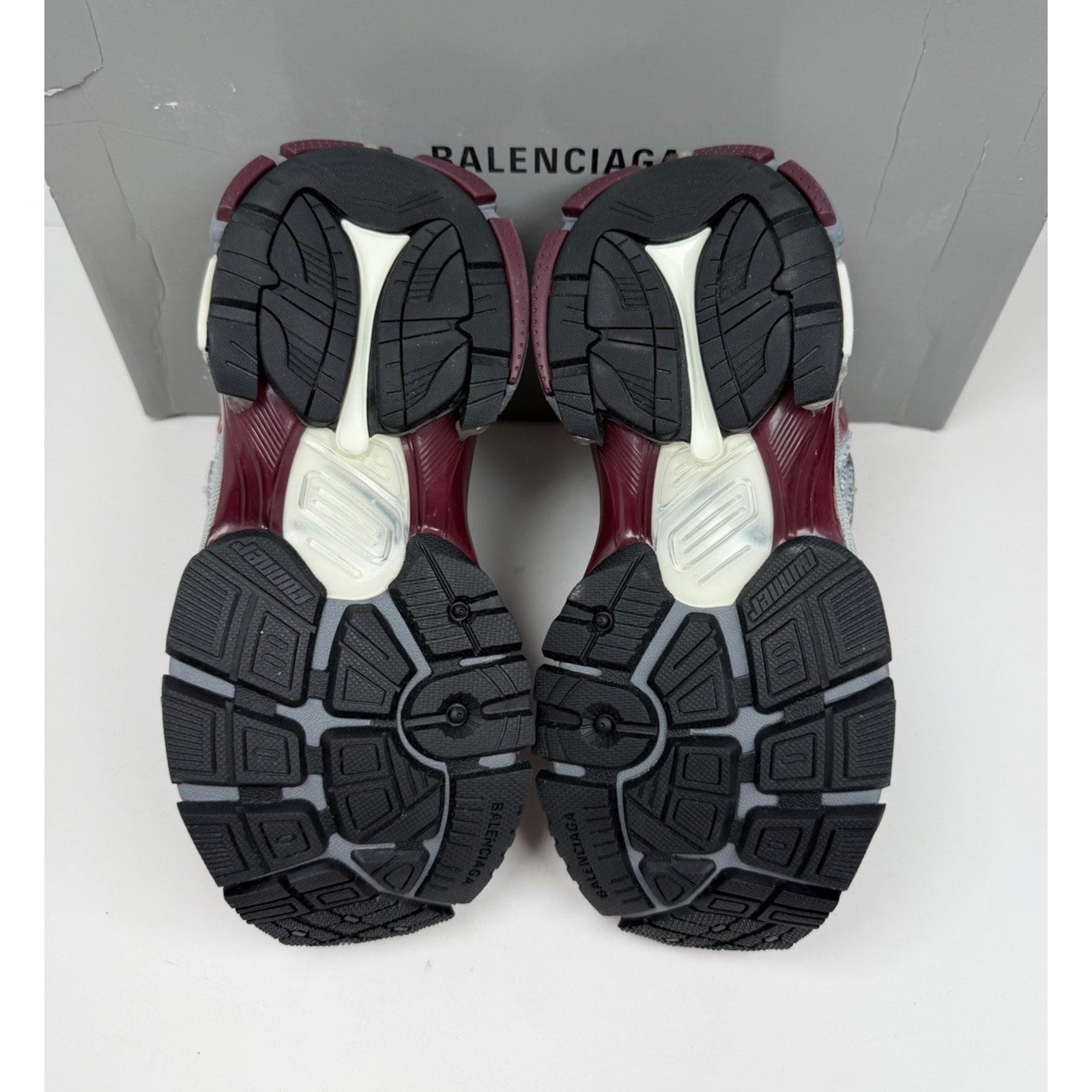 Size 34EU/4W - Balenciaga Runner Sneakers Burgundy NEW