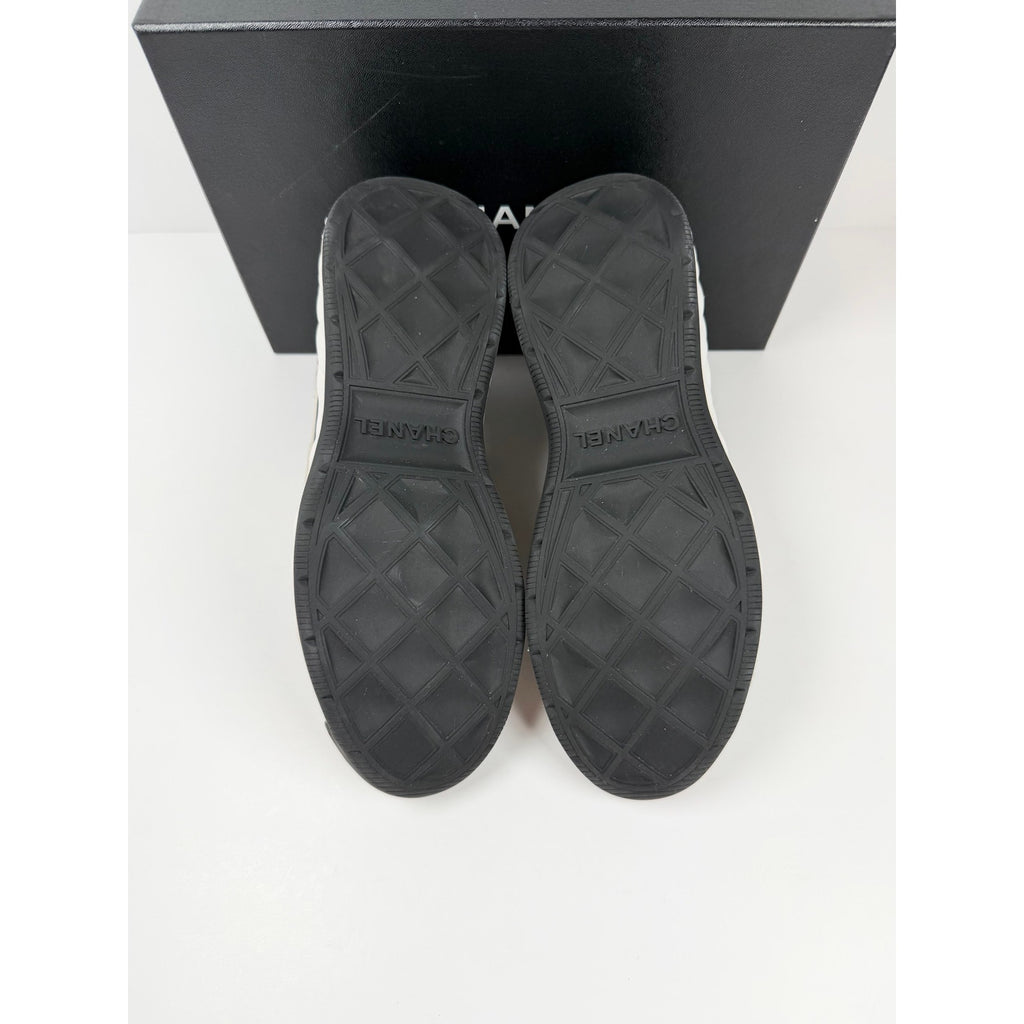 Size 42EU/9US - Chanel Interlocking CC Sneakers