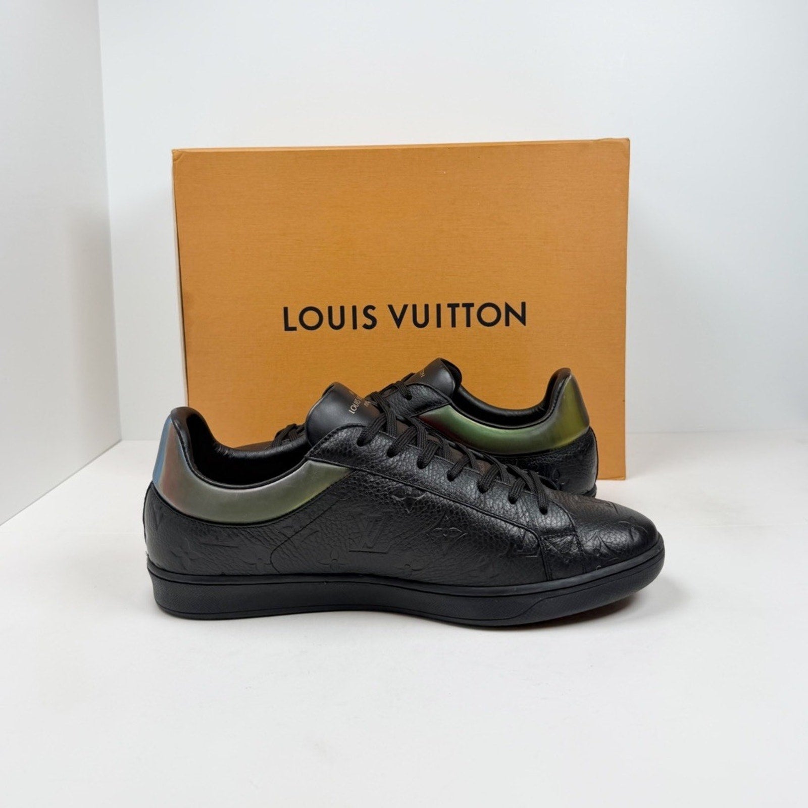 Size 8.5LV/9.5US - Louis Vuitton Luxembourg Like New